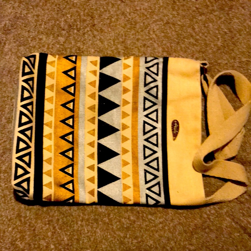 AvaniBeautiful hobo chic bag